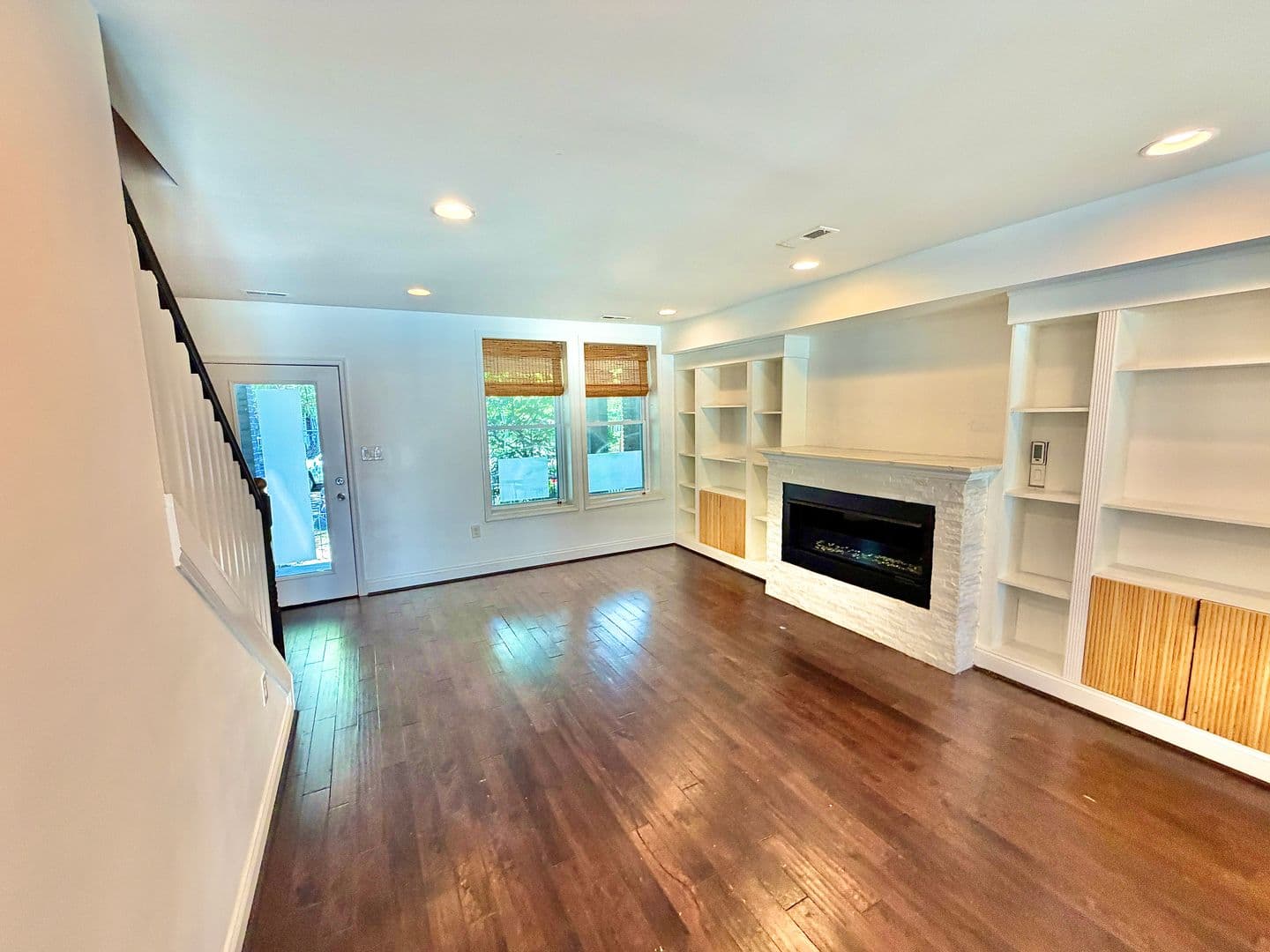 Washington Townhome: 918 Hamilton St NW