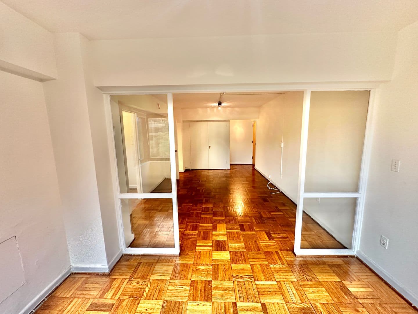 Washington Condo: 2141 I Street, NW #402