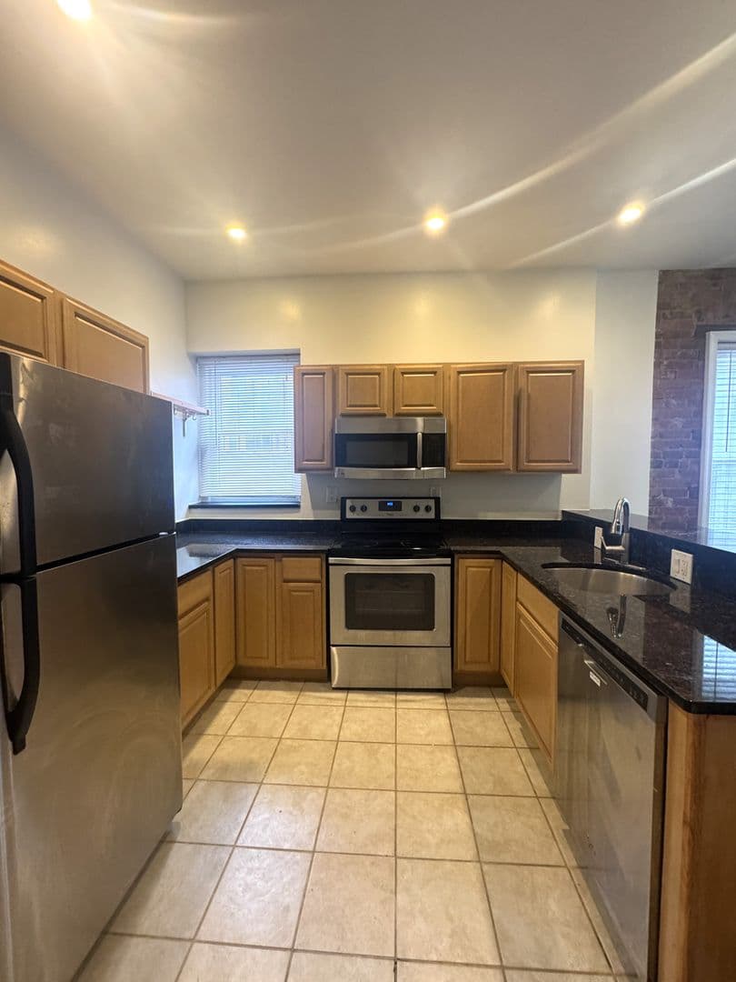 Washington Apartment: 1615 Swann Street NW