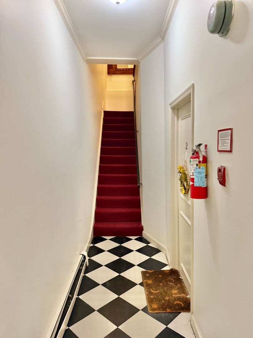 Washington Apartment: 329 C Street, SE