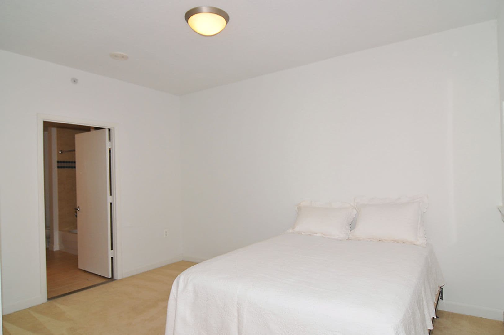 Washington Condo: 400 Massachusetts Avenue, NW #915
