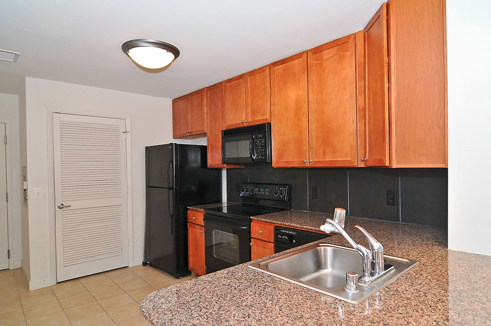 Washington Condo: 400 Massachusetts Avenue, NW #915