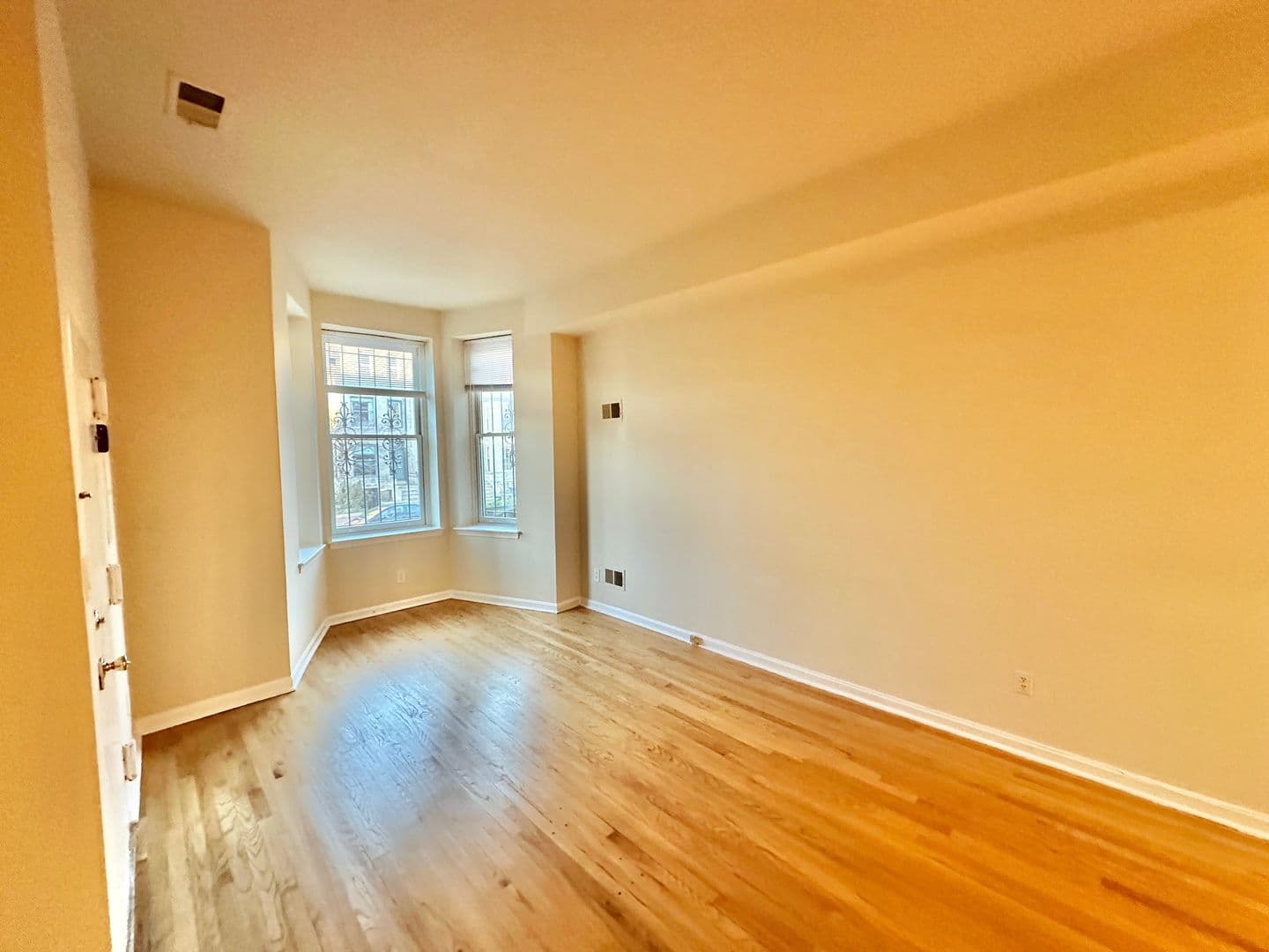 Washington Apartment: 1762 U Street NW