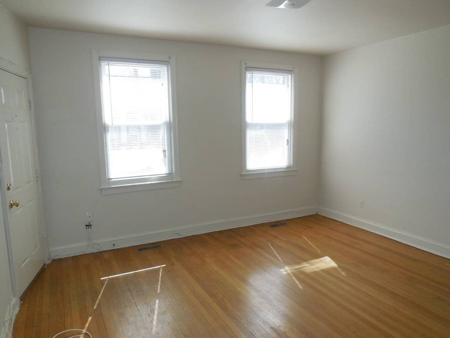 Washington Apartment: 3917 W Street, NW