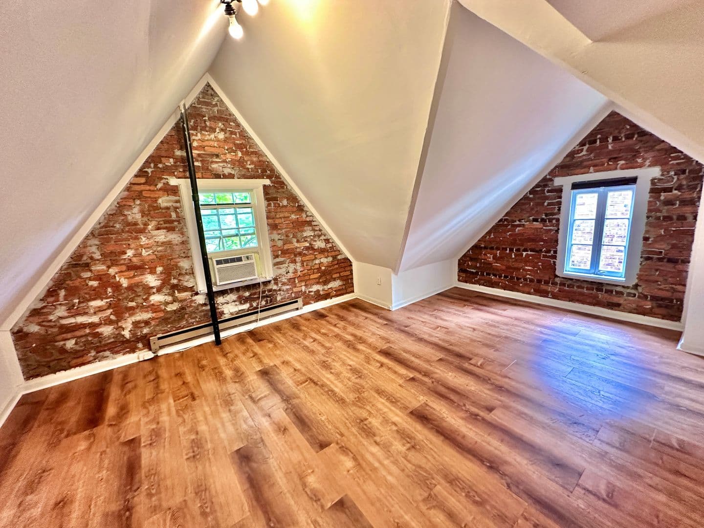 Washington House: 4422 Greenwich Parkway NW