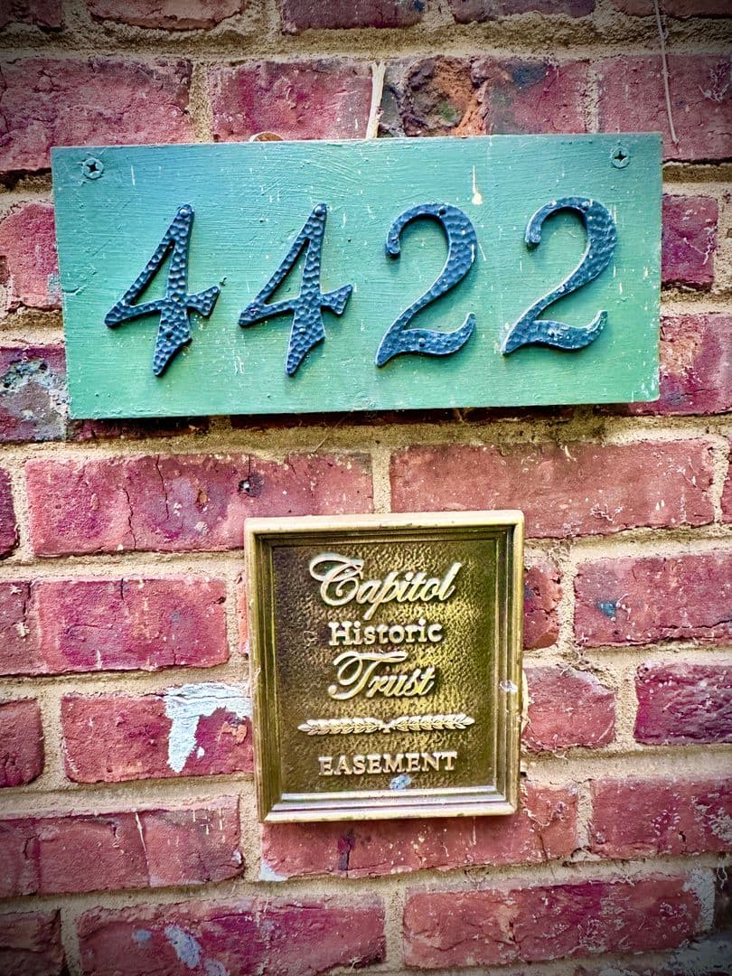 Washington House: 4422 Greenwich Parkway NW