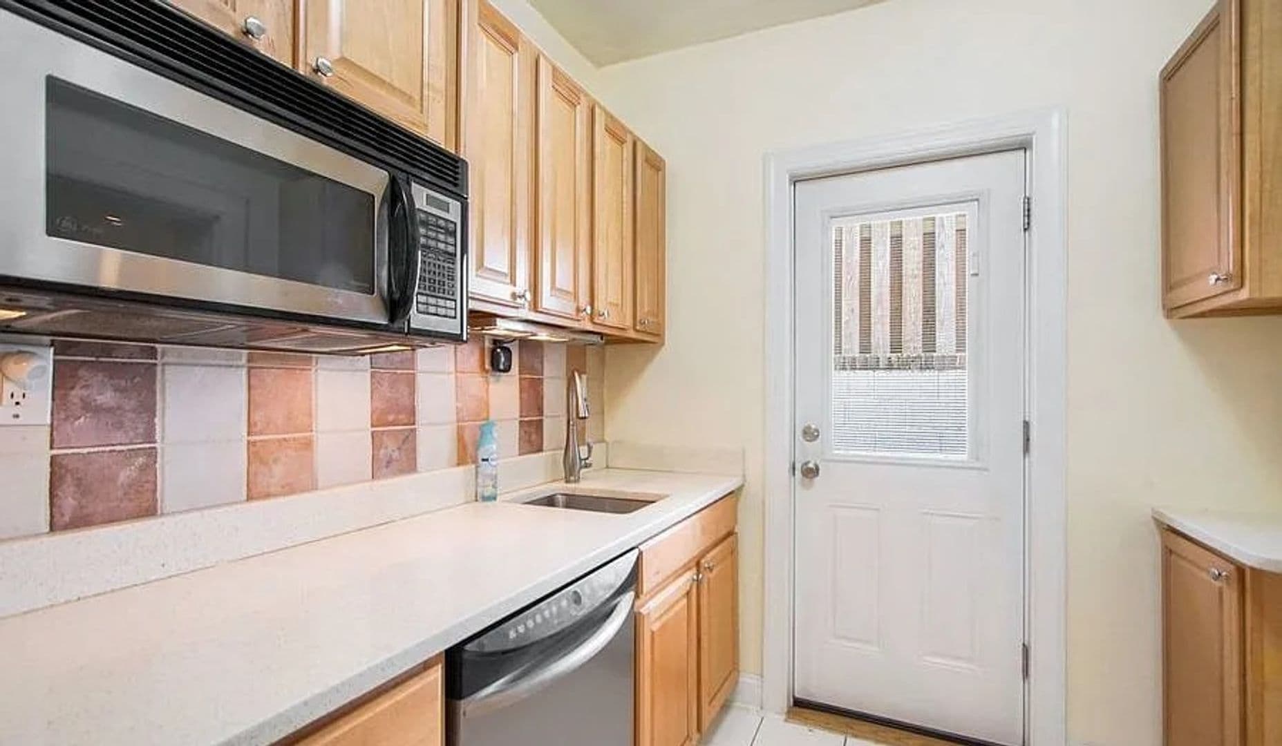 Washington Apartment: 1510 Q Street NW