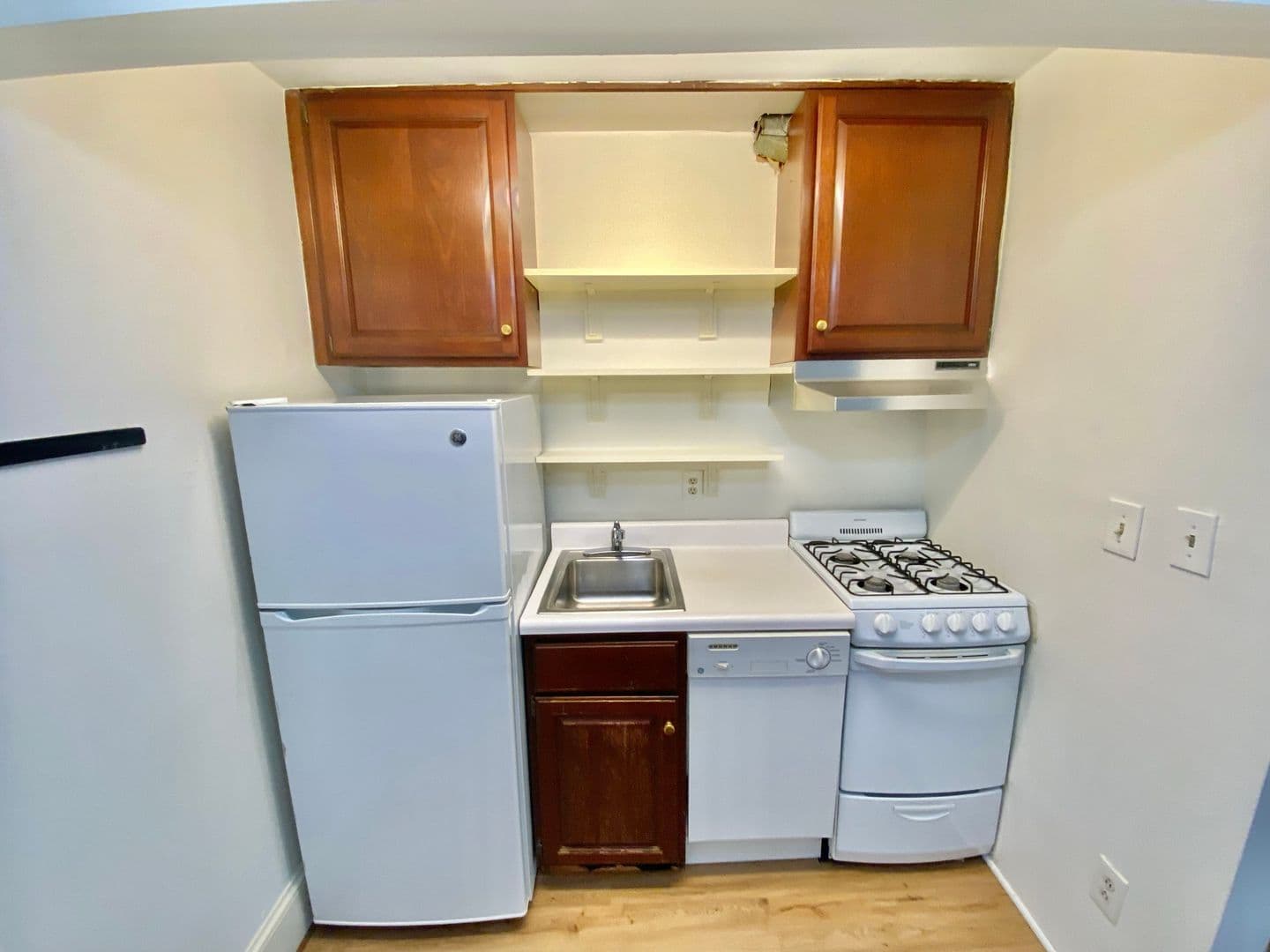 Washington Apartment: 327 C Street, SE