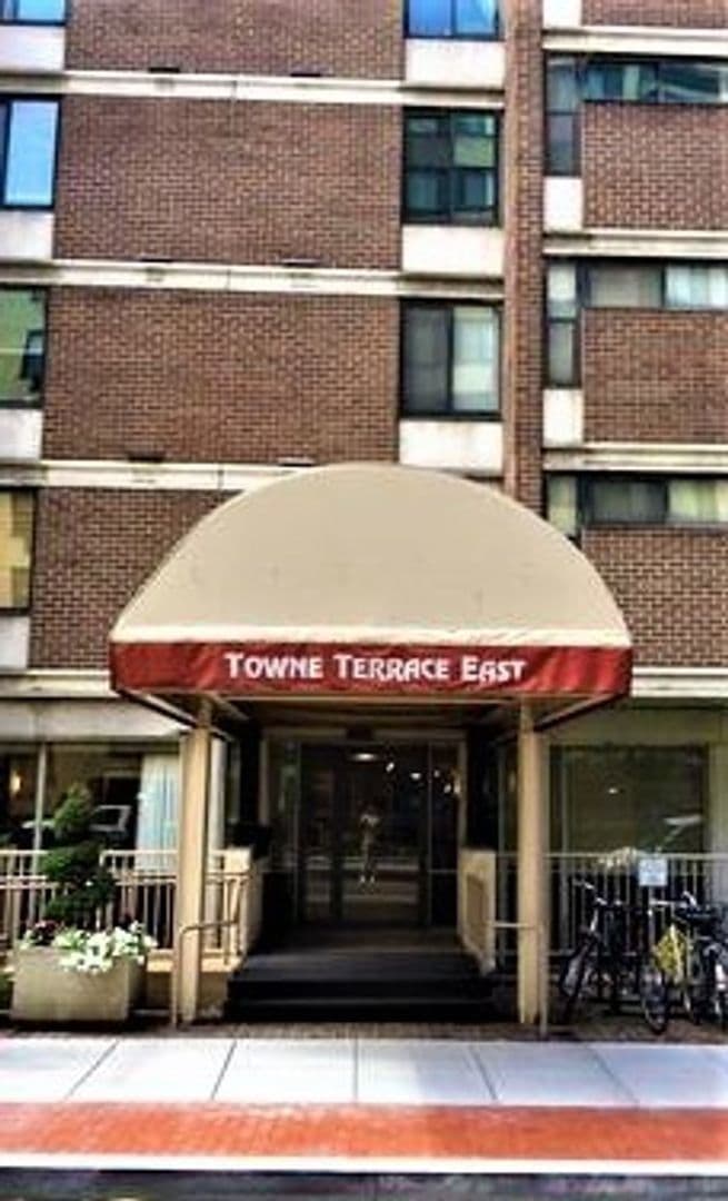 Washington Condo: 1420 N Street NW #713