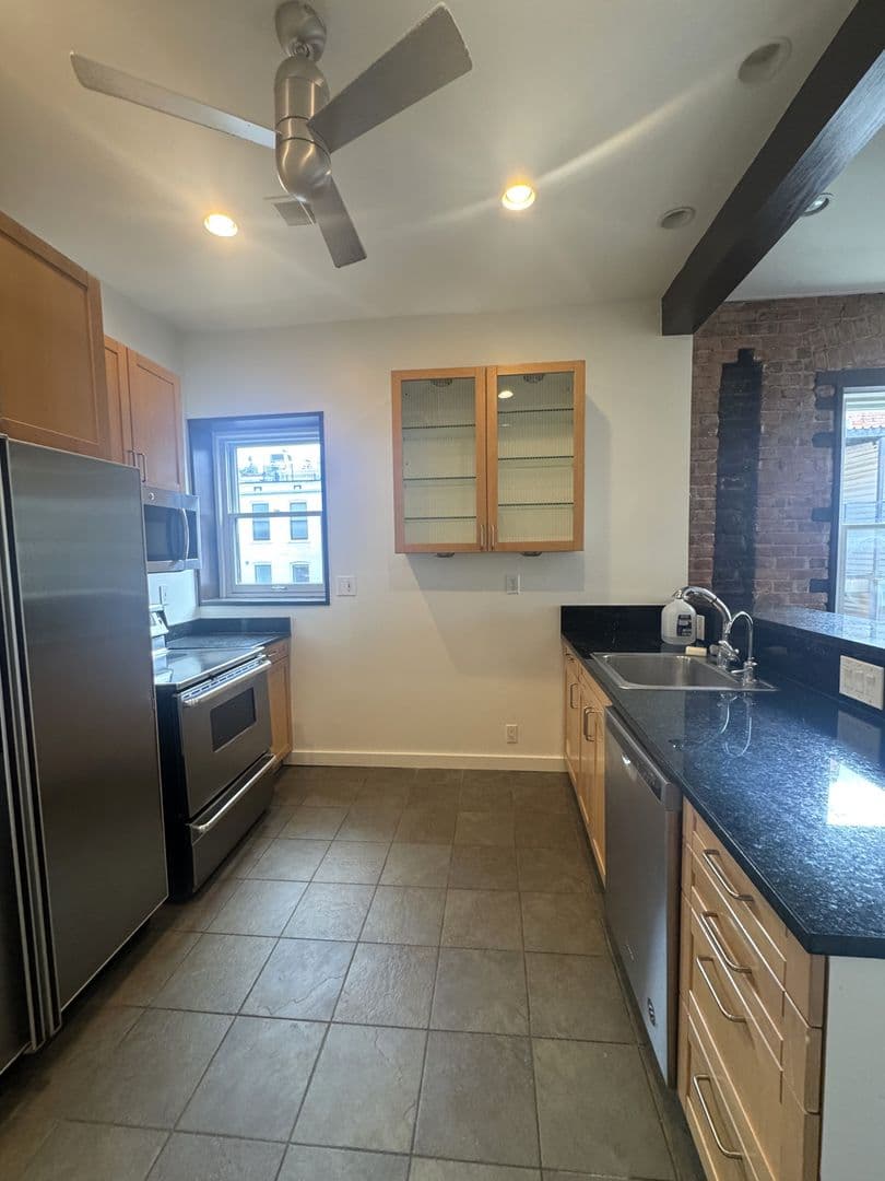 Washington Apartment: 1615 Swann Street NW