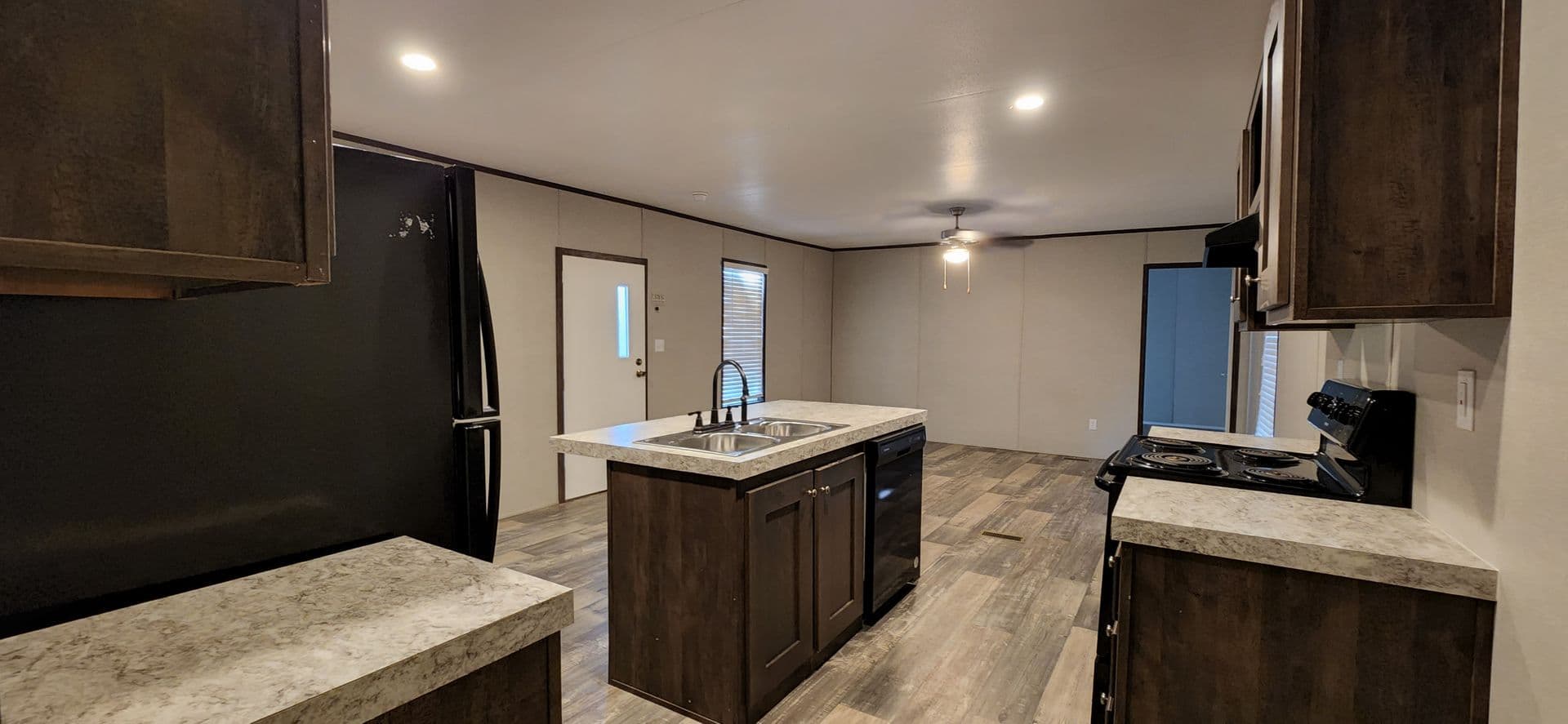 Longview Apartment: 705 Delia Dr.