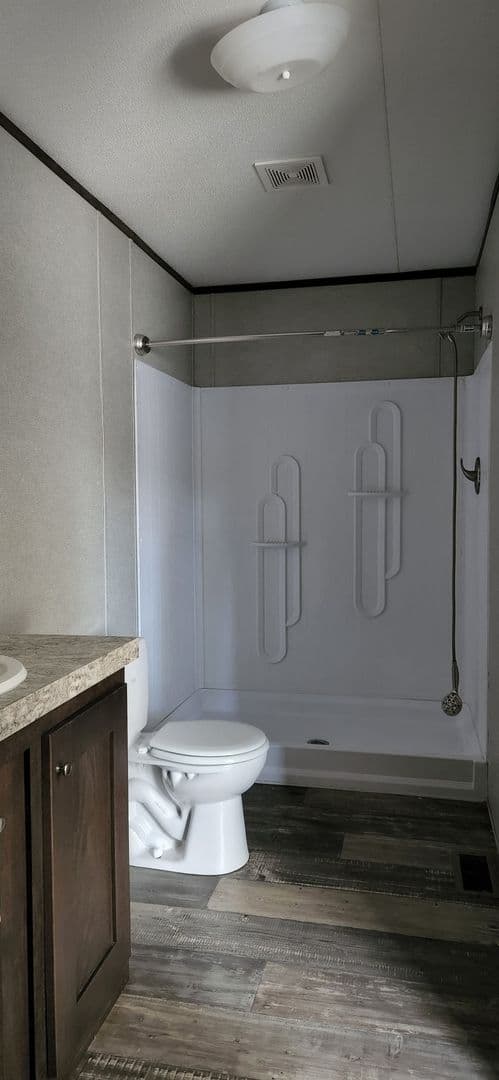 Longview Apartment: 705 Delia Dr.