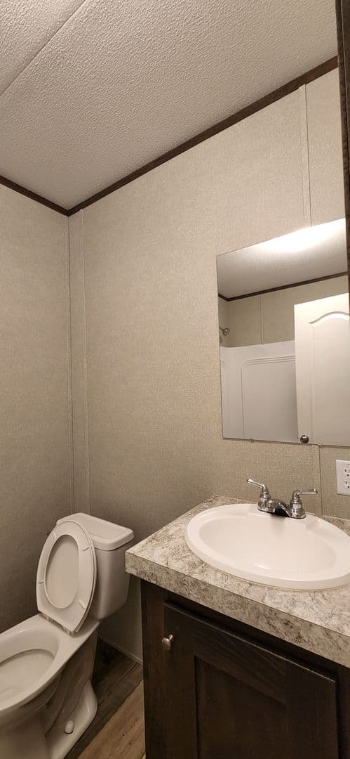 Longview Apartment: 705 Delia Dr.
