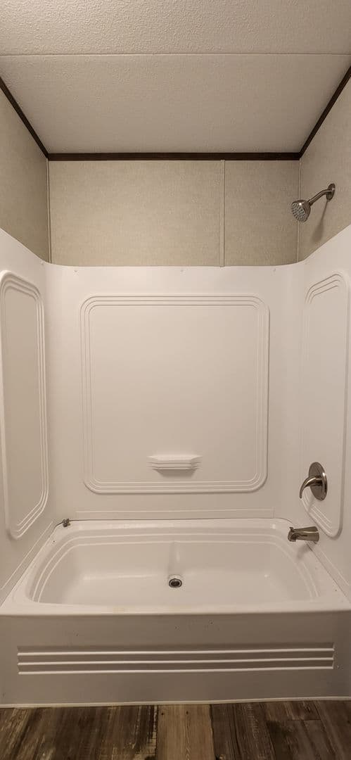 Longview Apartment: 705 Delia Dr.