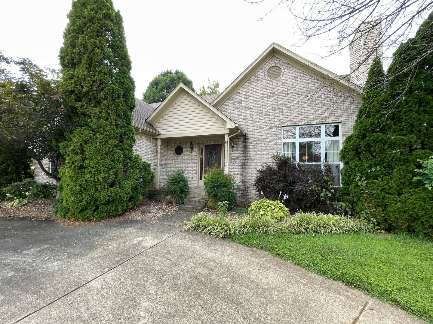 Louisville House: 3914 Stone Hollow Drive