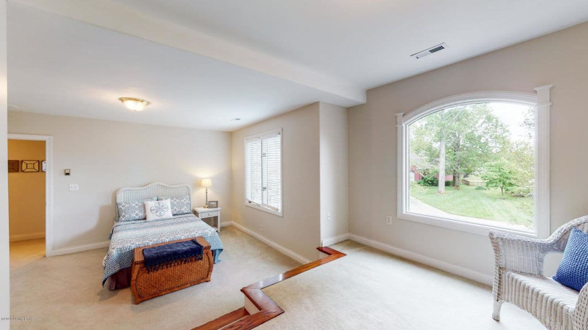 Prospect House: 7703 Wolfpen Ridge Drive