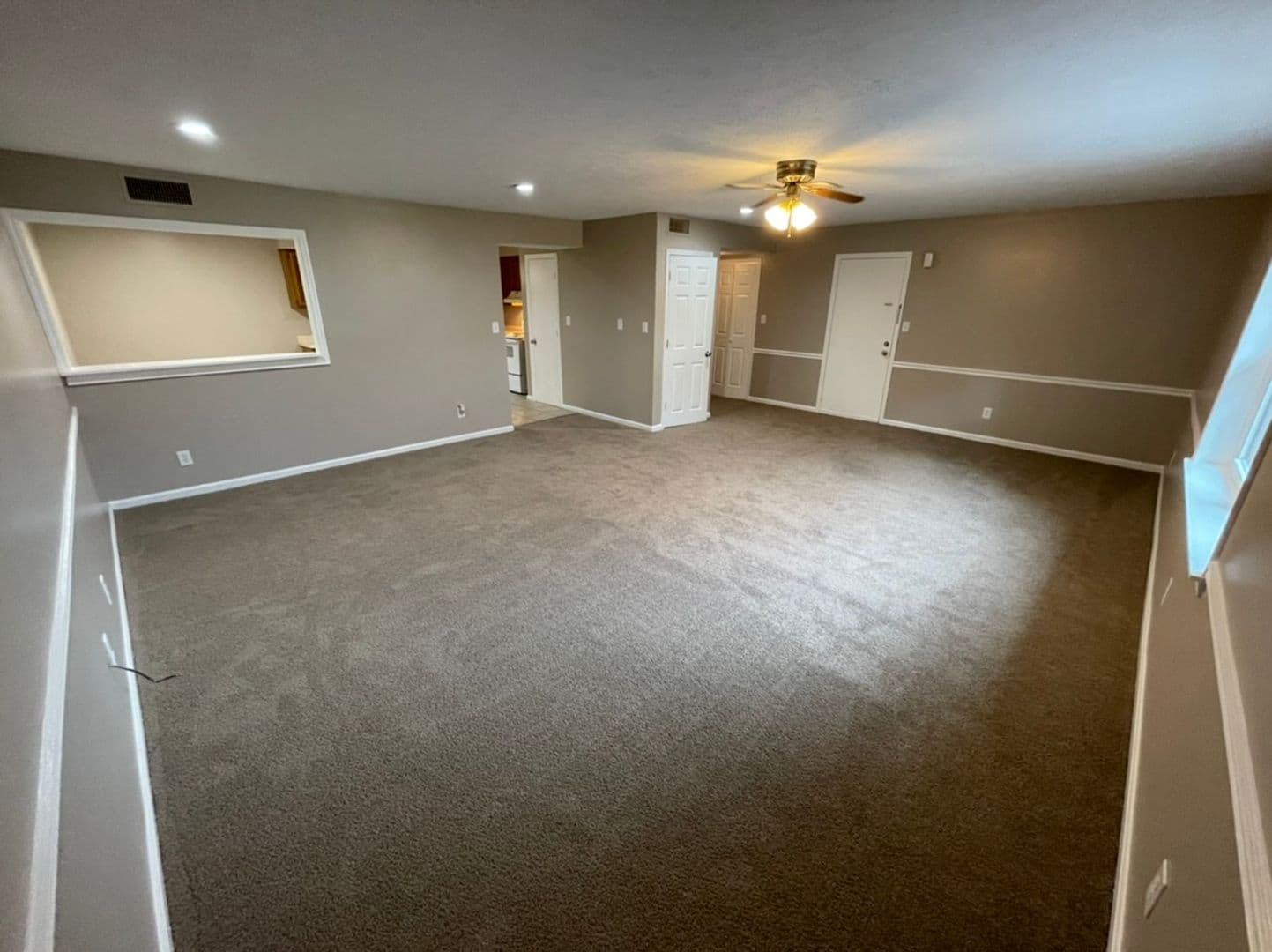 Shelbyville Apartment: 307-315 Blue Bird Drive 6-Plex