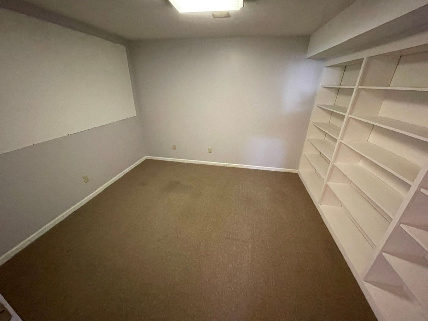 Pleasureville House: 111 Pleasureville Road