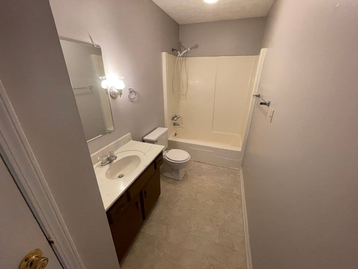 Pleasureville House: 111 Pleasureville Road