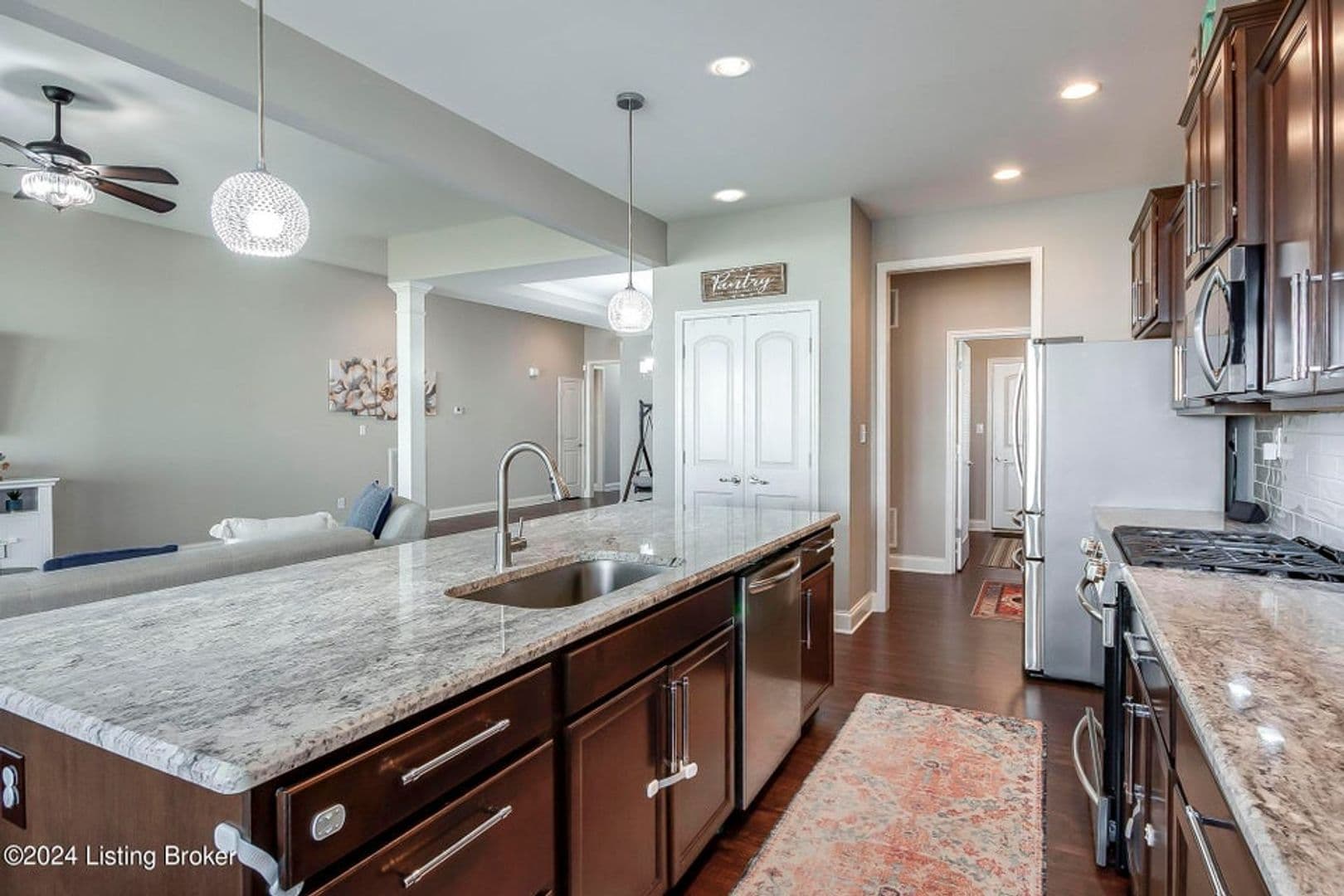 Louisville House: 107 Irondale Court