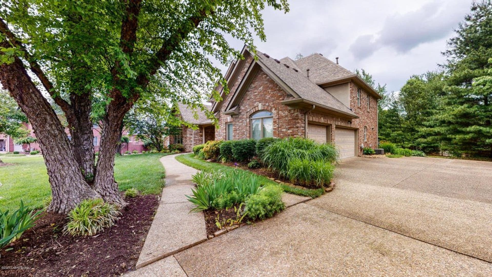 Prospect House: 7703 Wolfpen Ridge Drive