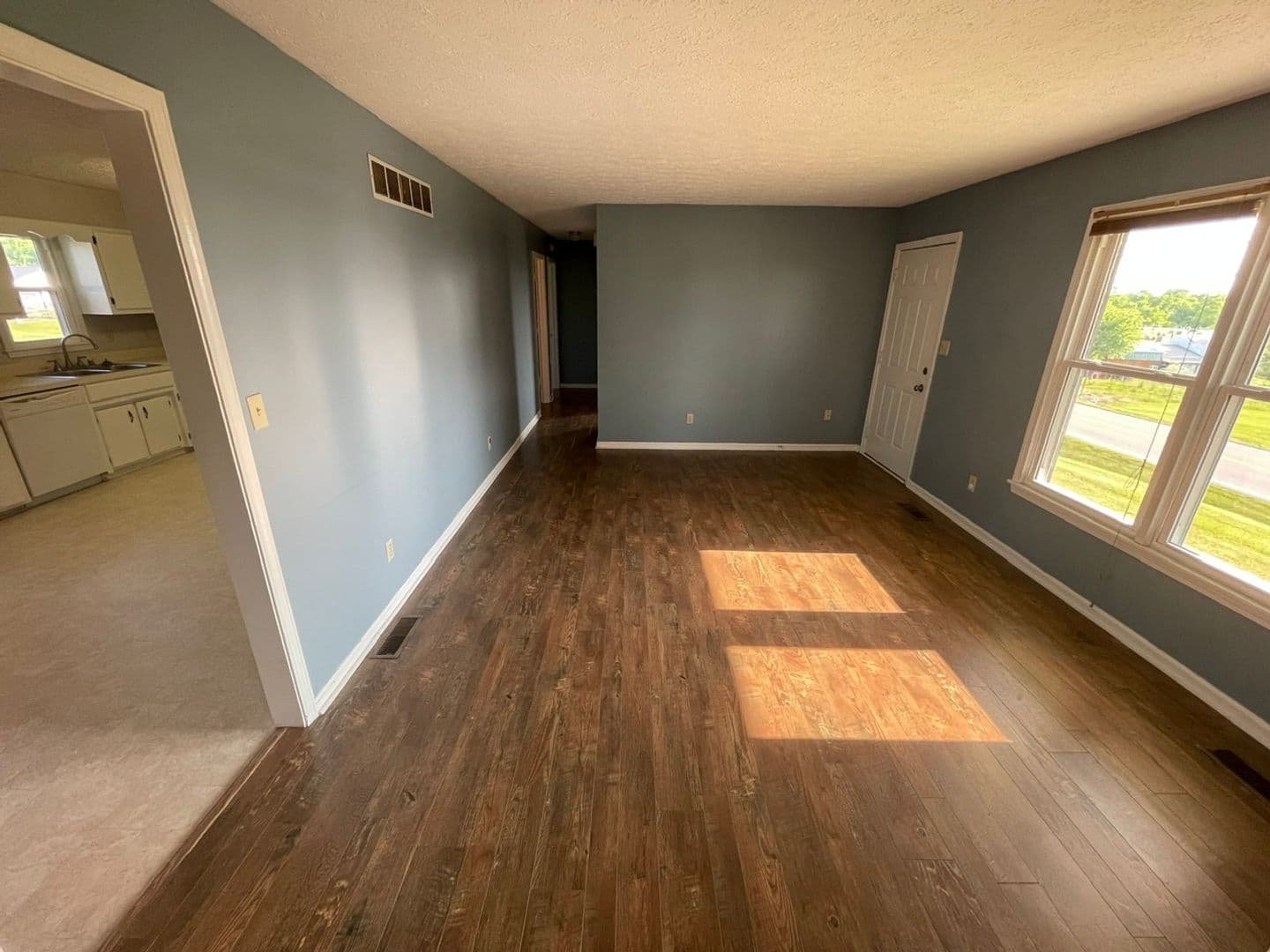 Pleasureville House: 111 Pleasureville Road