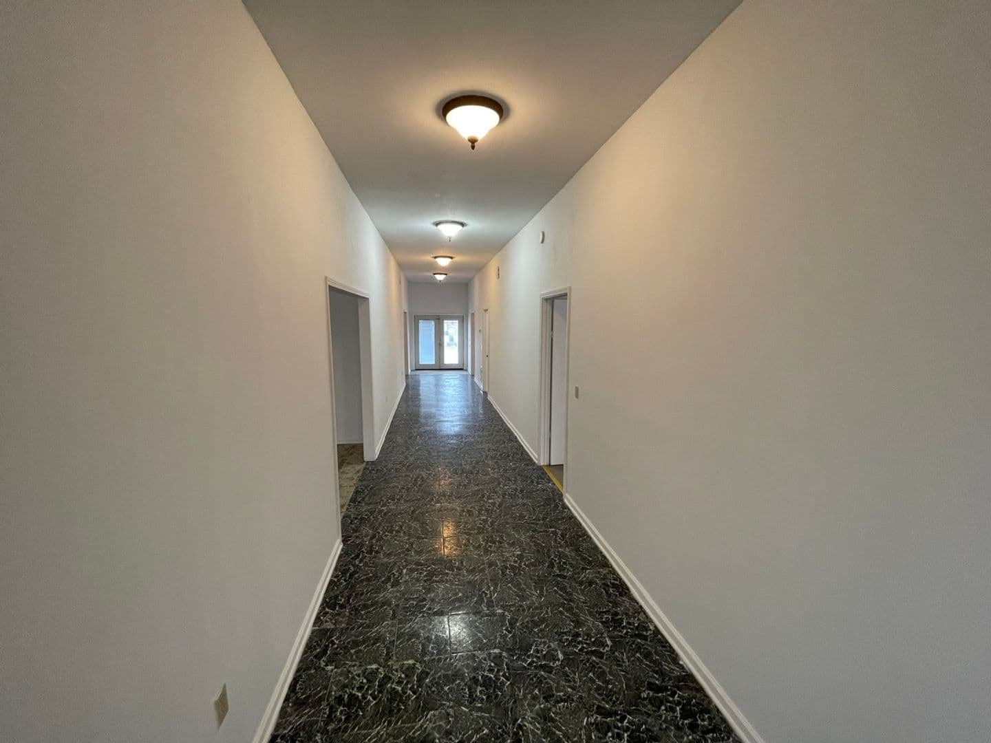 Fisherville House: 18206 Shelbyville Road