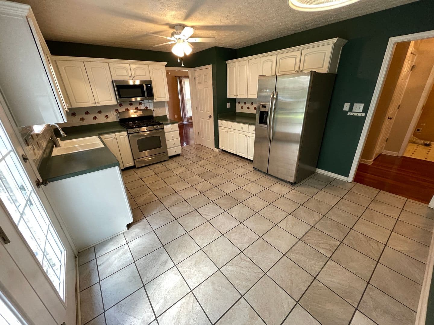 Louisville House: 3914 Stone Hollow Drive