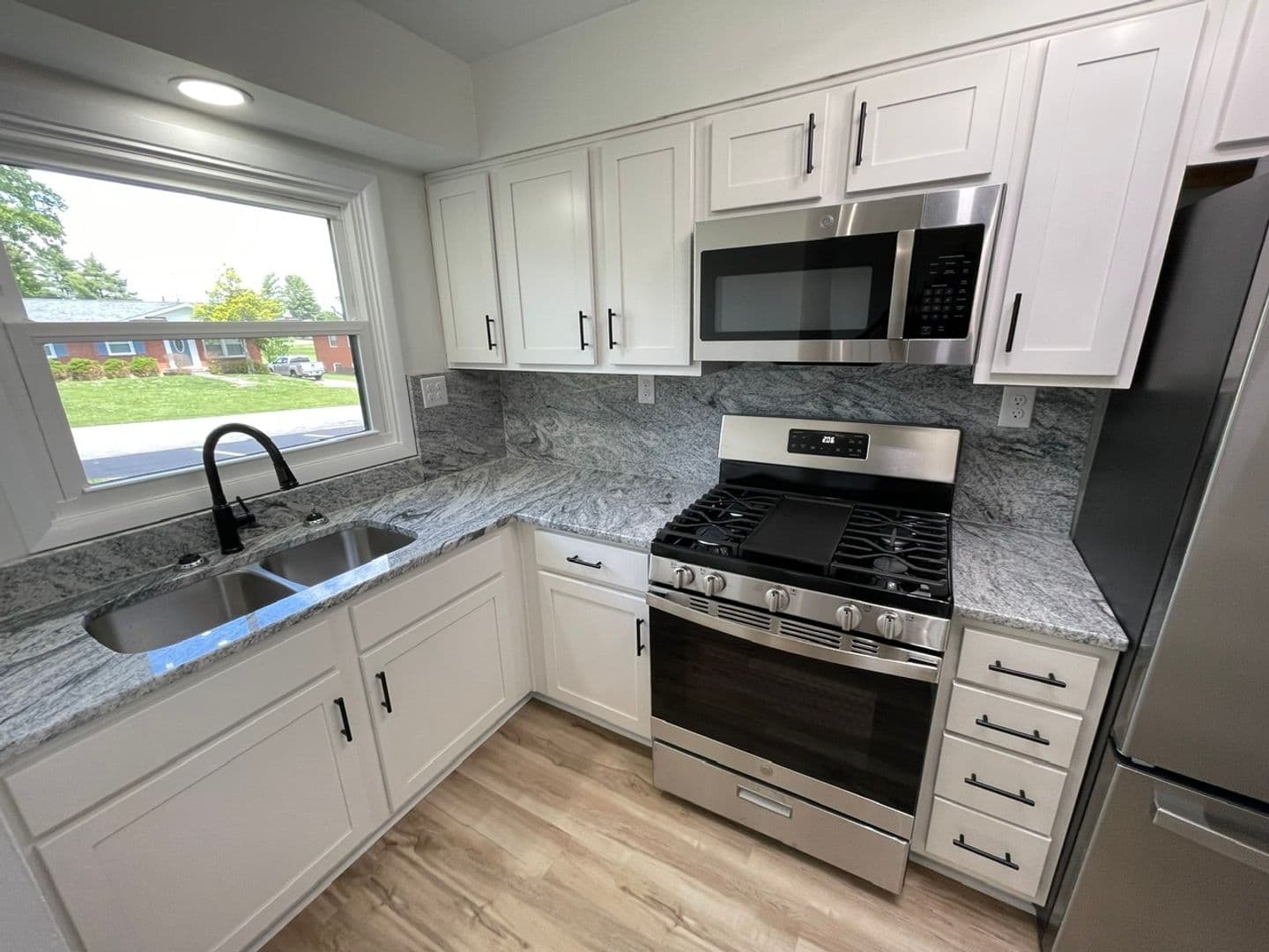 Shelbyville Apartment: 1215 Mary Ross Avenue