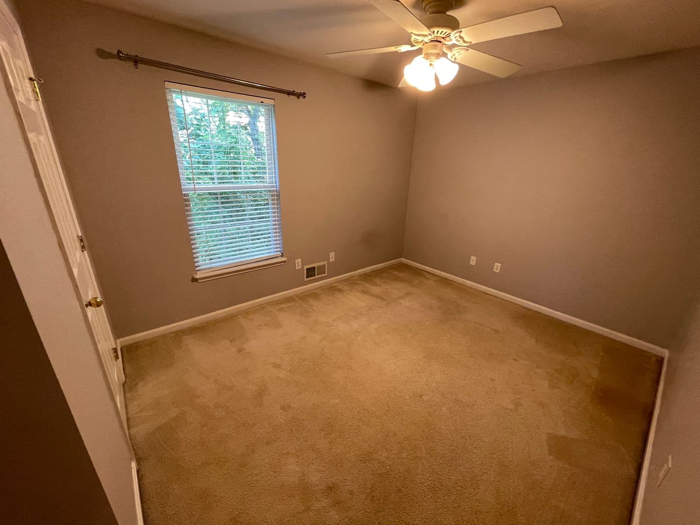 Fisherville House: 321 Arlington Meadows Drive