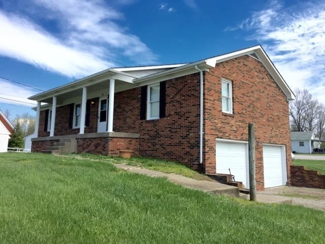 Pleasureville House: 111 Pleasureville Road