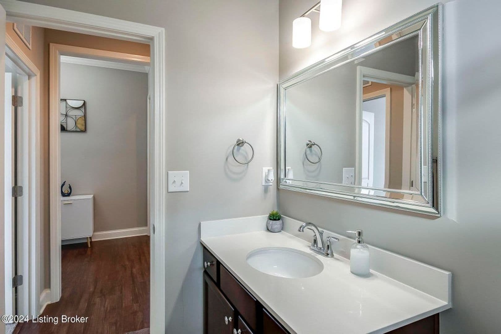 Louisville House: 107 Irondale Court