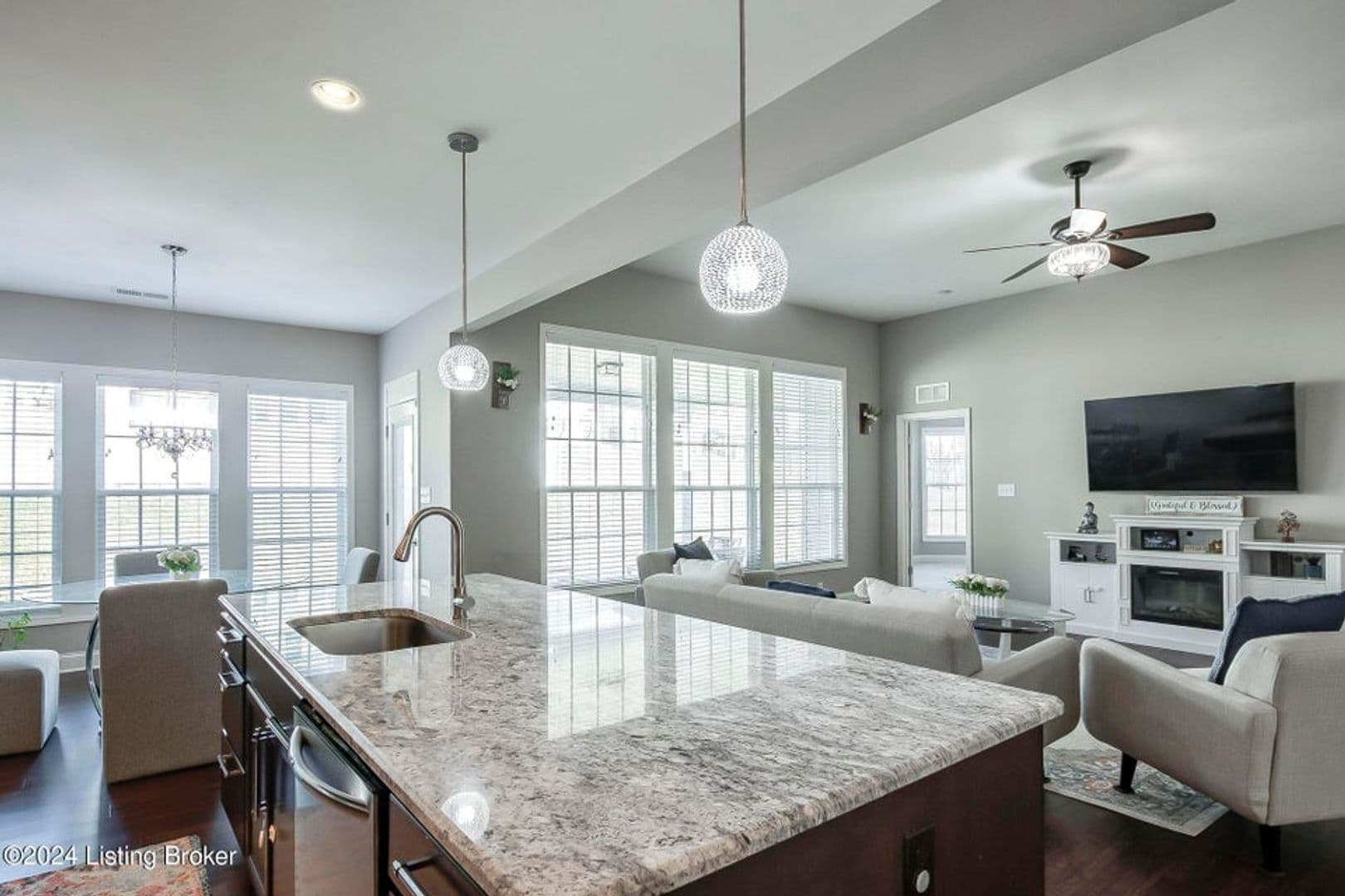 Louisville House: 107 Irondale Court