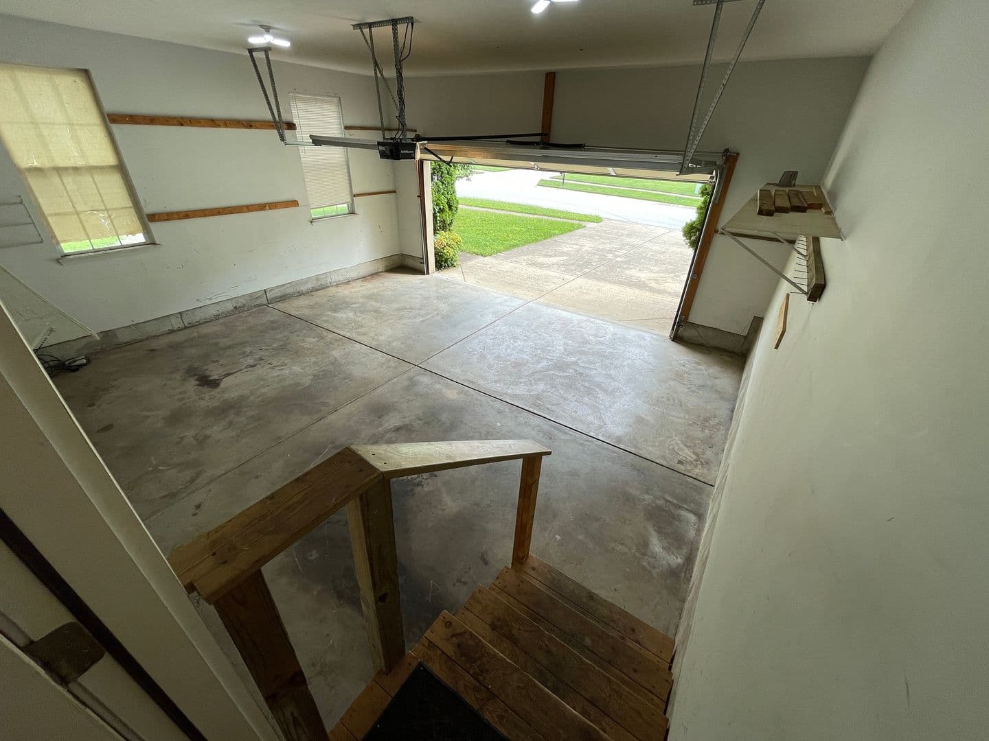 Louisville House: 3914 Stone Hollow Drive