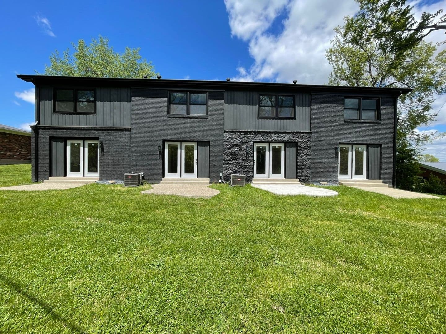 Shelbyville Apartment: 1215 Mary Ross Avenue