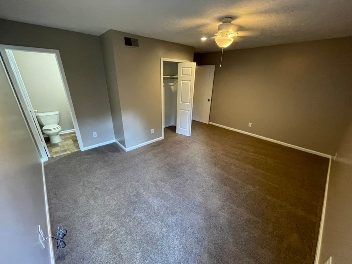 Shelbyville Apartment: 307-315 Blue Bird Drive 6-Plex
