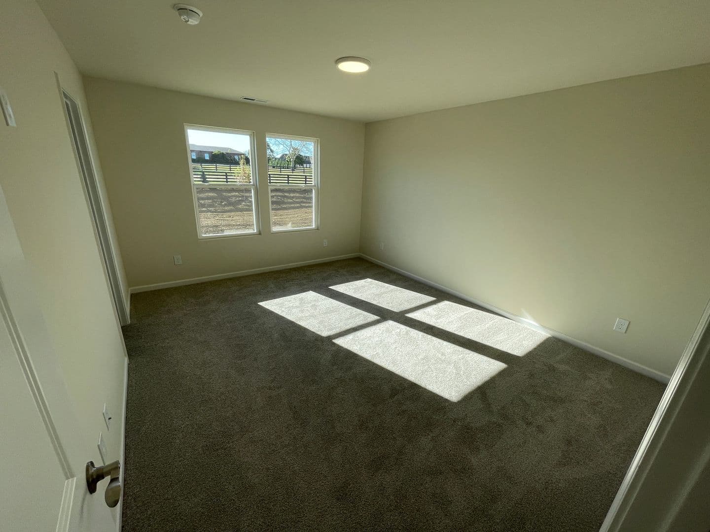 Louisville House: 16940 Aiken Ridge Circle