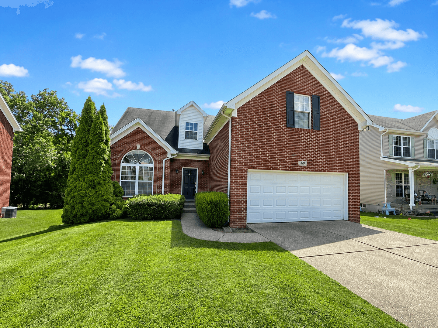Fisherville House: 321 Arlington Meadows Drive