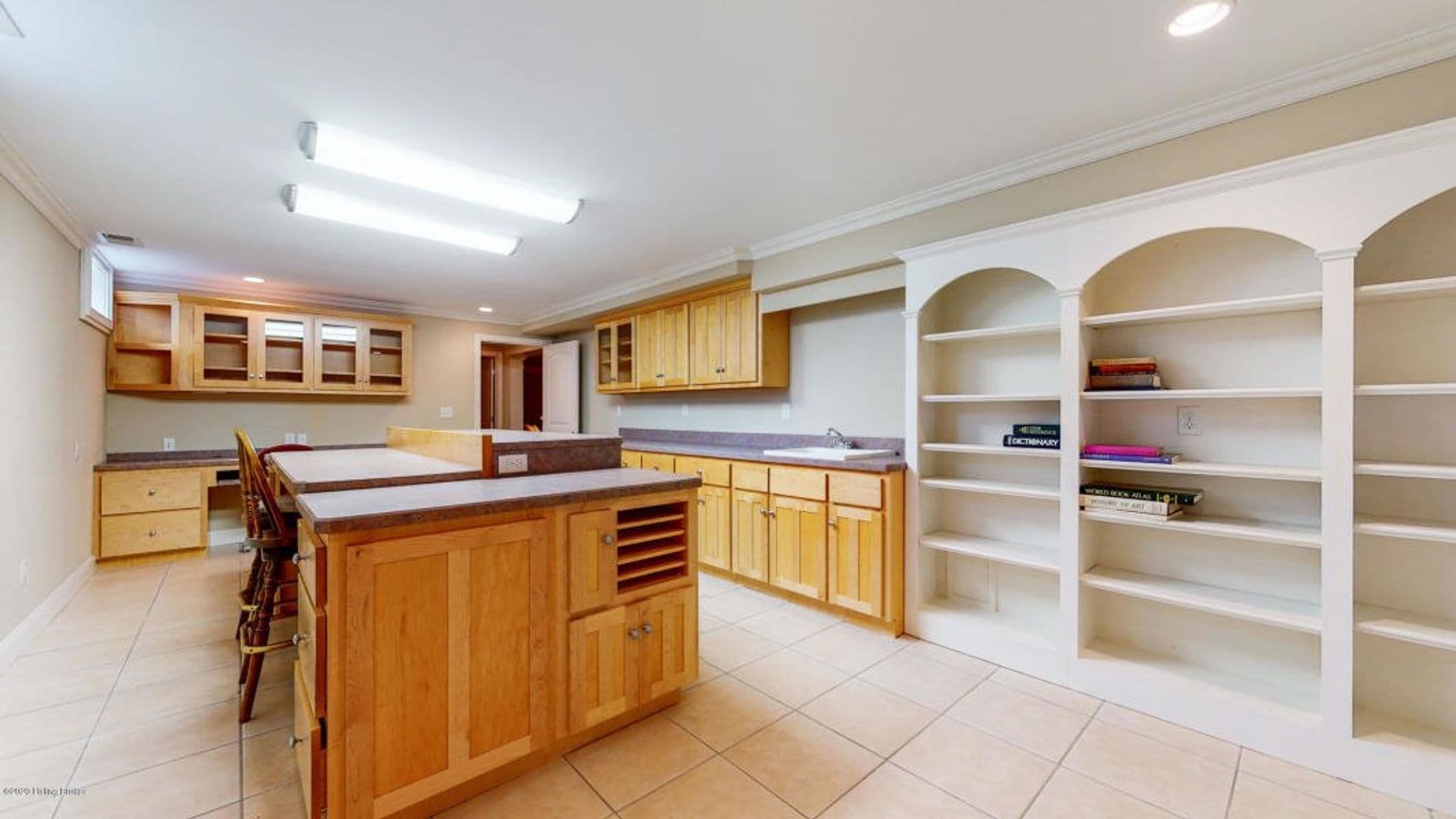 Prospect House: 7703 Wolfpen Ridge Drive