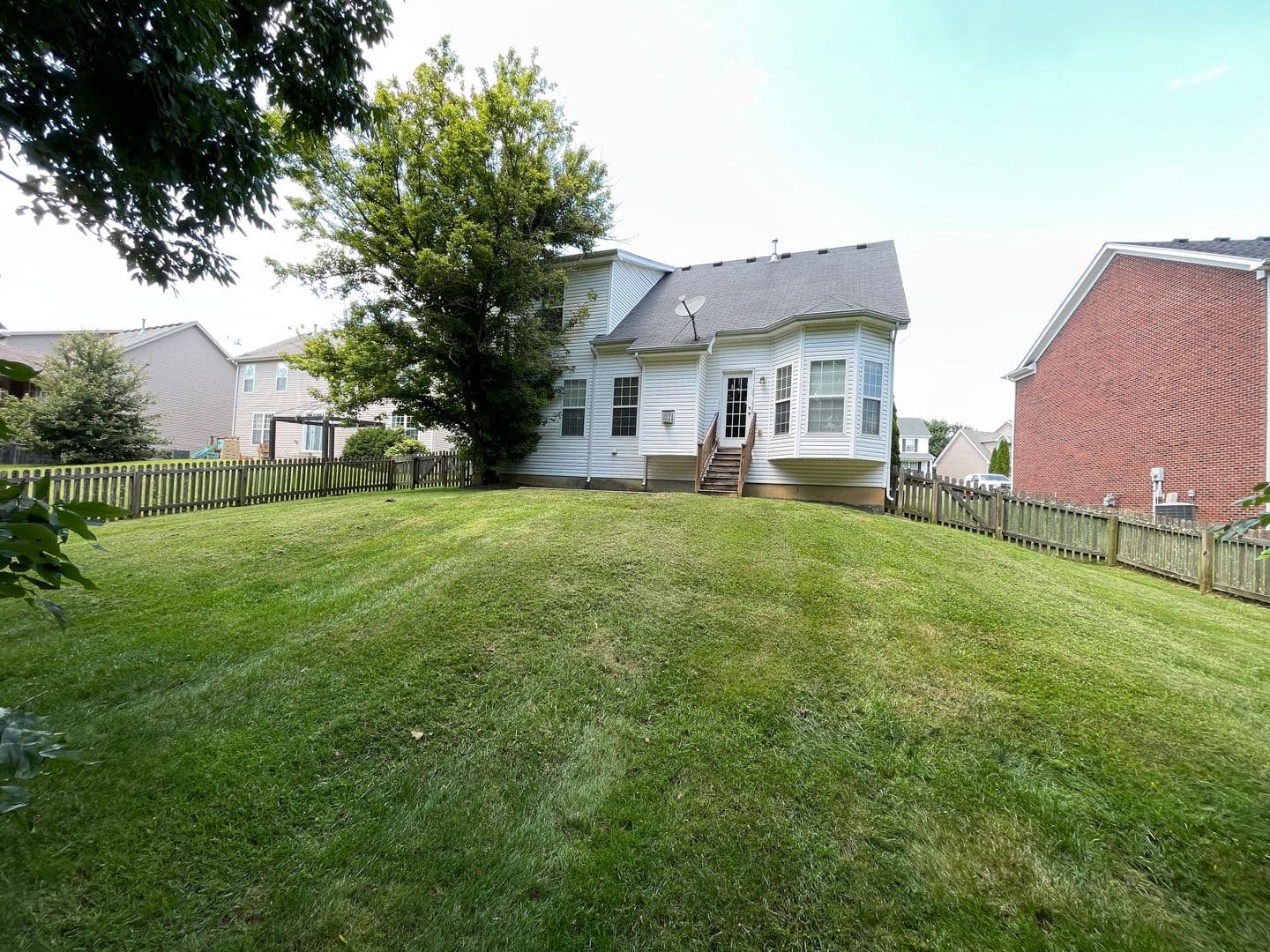 Fisherville House: 321 Arlington Meadows Drive