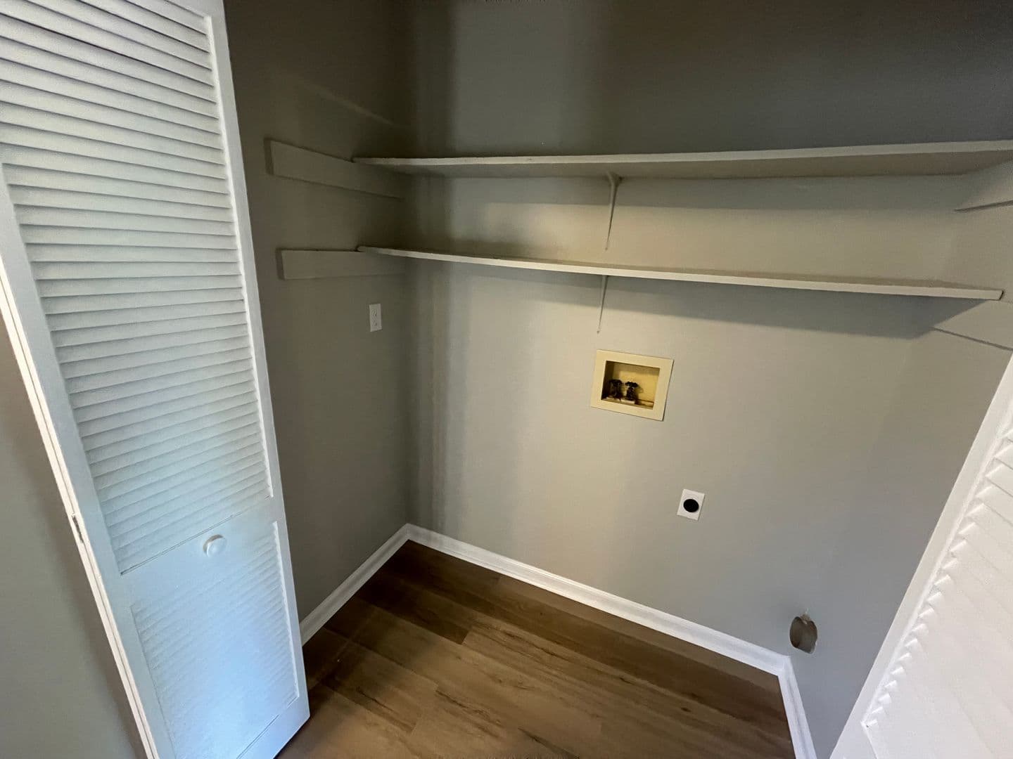 Shelbyville Apartment: 17-21 Seminole Drive Tri-Plex