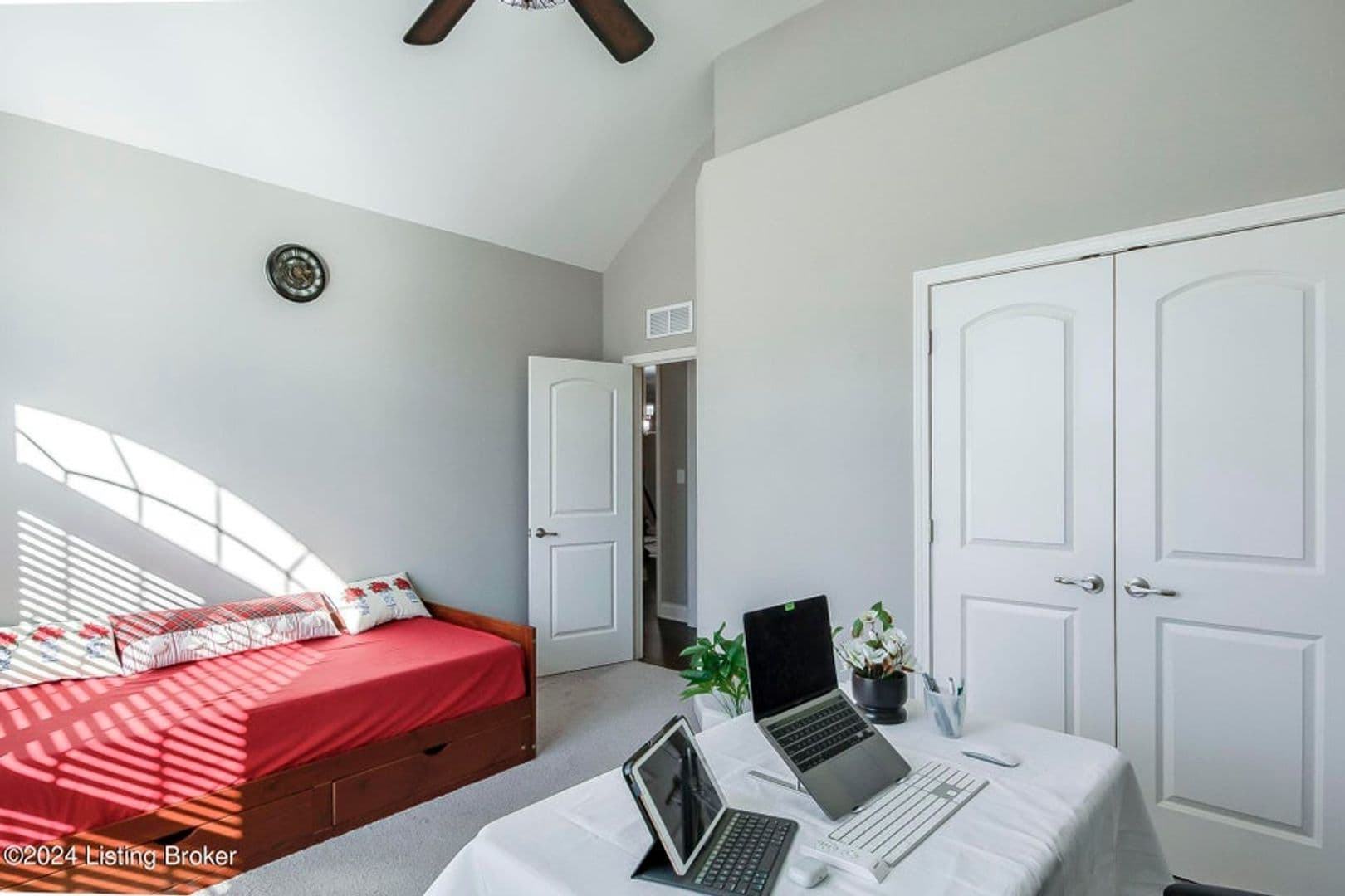Louisville House: 107 Irondale Court