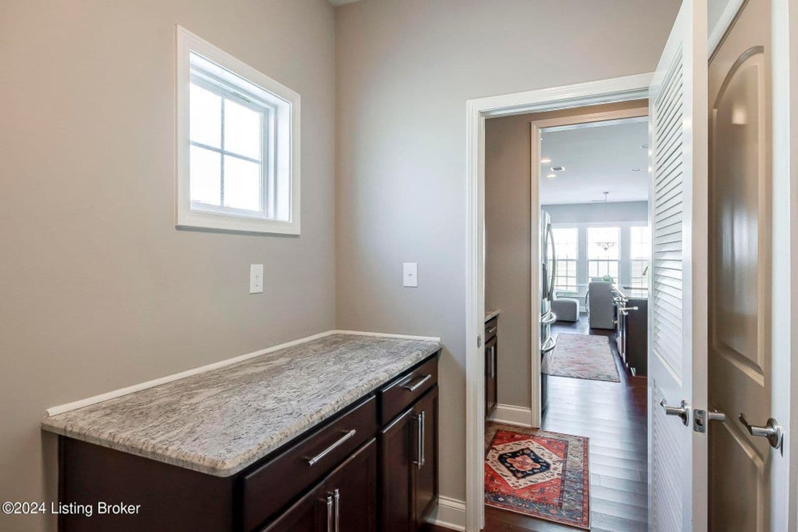 Louisville House: 107 Irondale Court