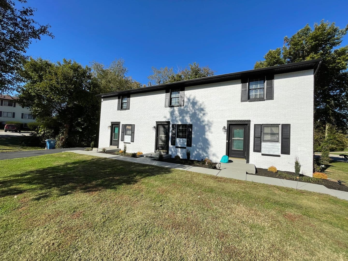 Shelbyville Apartment: 17-21 Seminole Drive Tri-Plex