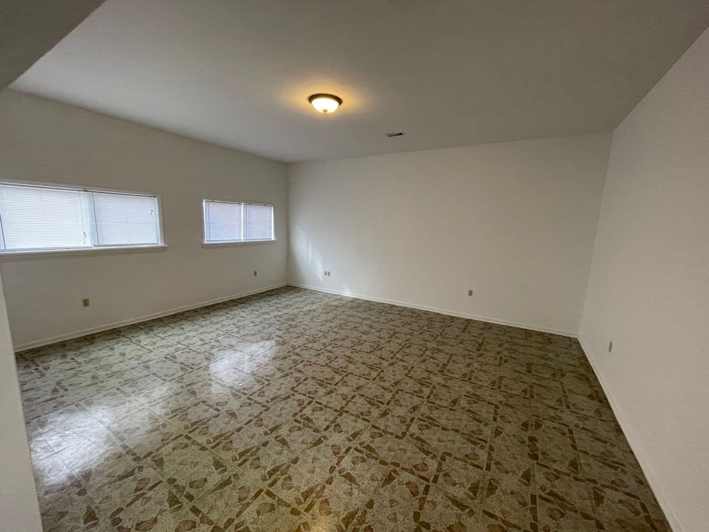 Fisherville House: 18206 Shelbyville Road