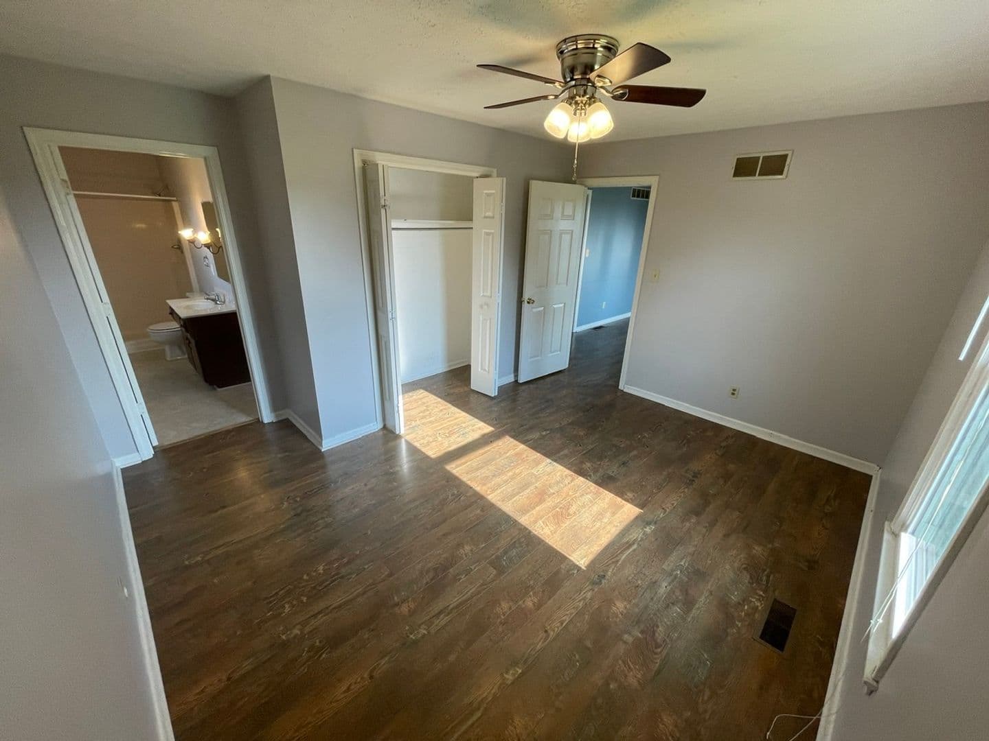 Pleasureville House: 111 Pleasureville Road