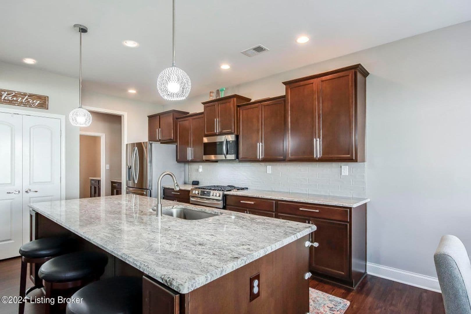 Louisville House: 107 Irondale Court
