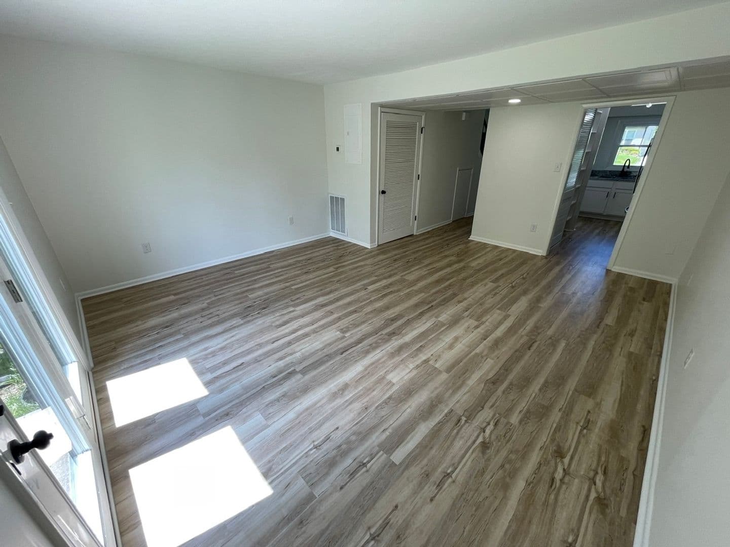Shelbyville Apartment: 1215 Mary Ross Avenue