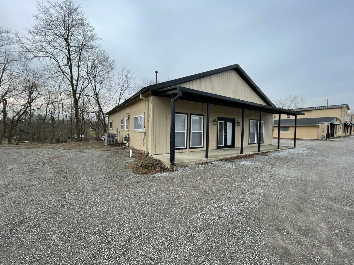 Fisherville House: 18206 Shelbyville Road