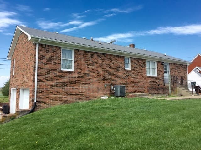 Pleasureville House: 111 Pleasureville Road